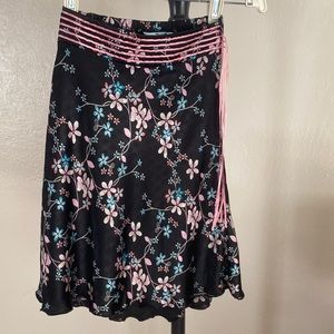 eg girls skirt - SIZE 9yrs